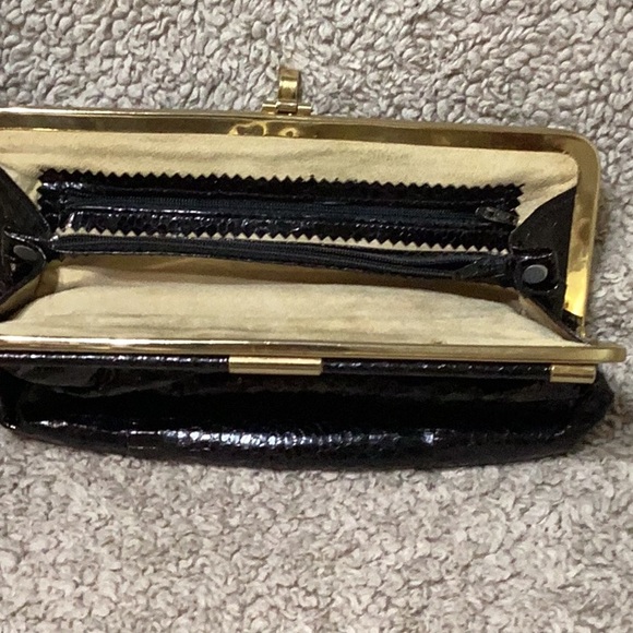 Vintage Black Snakeskin clutch Purse tan suede interior w/2 zipper pockets Clean - Picture 3 of 7